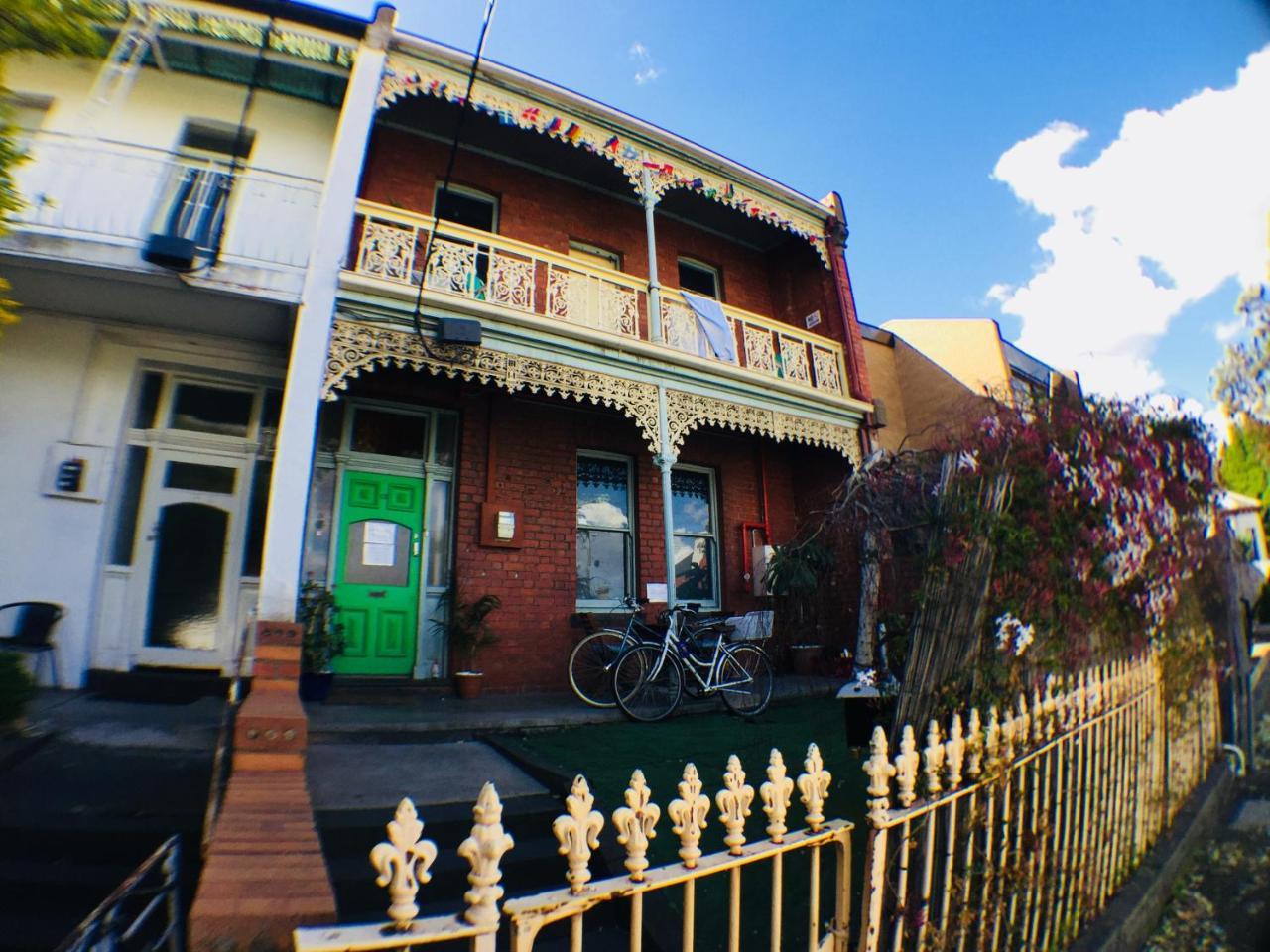 Landing Pads Brunswick Hostel Melbourne Exterior photo